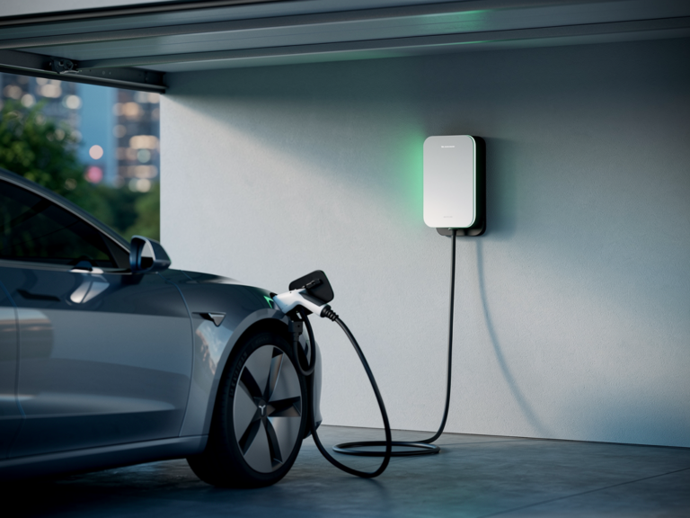 Keba KeContact P30 a-series 22 kW Wallbox für sicheres und schnelles E-Auto-Laden