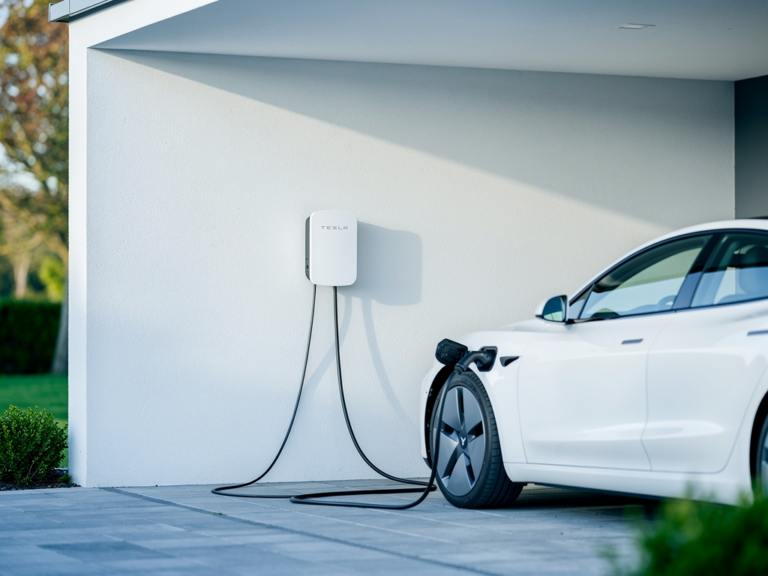 openWB series2 11kW Test Insights zur smarten Ladestation für Zuhause openWB series2 11kW smarte Heimladestation mit Touchdisplay und Lastmanagement