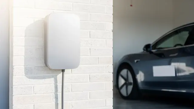 ALT-Text für den Blogartikel über Fördermöglichkeiten für Wallboxen im Mehrfamilienhaus 2026