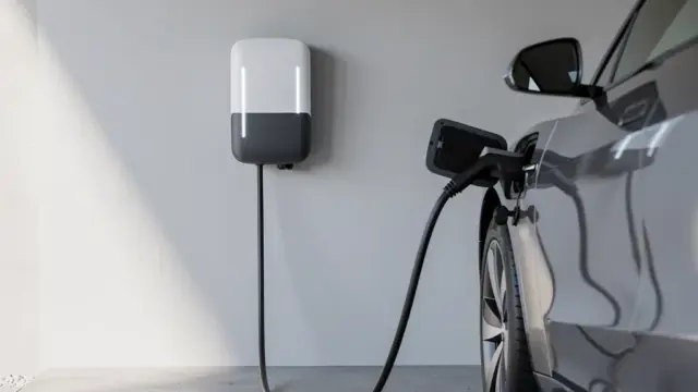 Vergleich Fronius und Keba Wallboxen mit Fokus auf Ladeleistung und Funktionen
