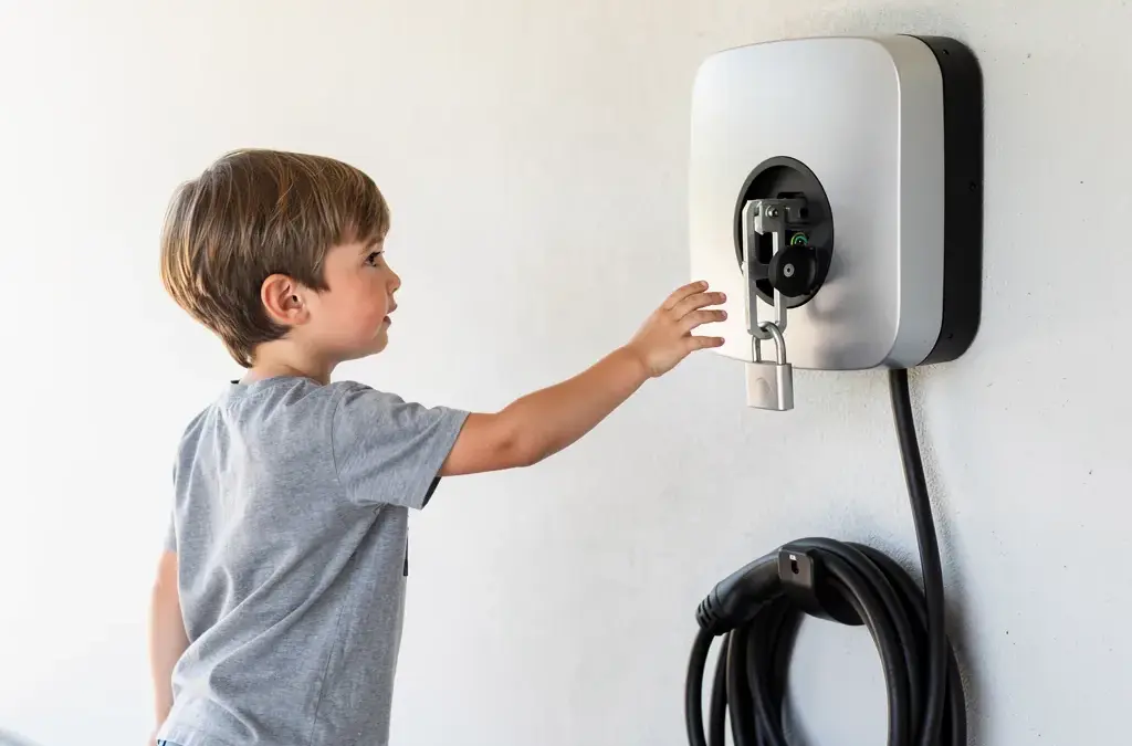 Wallbox mit Kindersicherung für mehr Sicherheit im Umgang mit Elektroautos