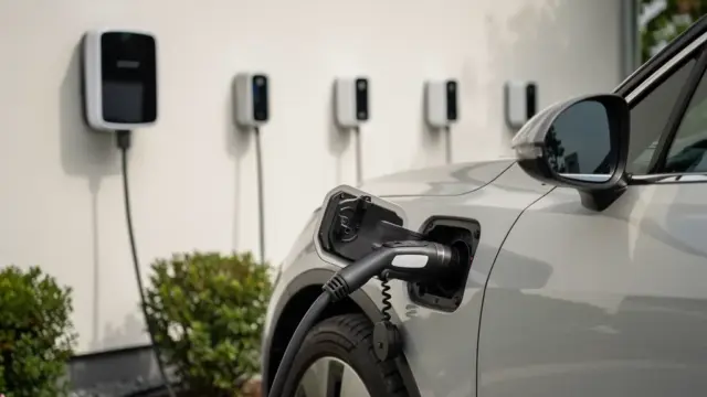 Wallbox Lastmanagement optimiert Netzentgelte und senkt Energiekosten effektiv