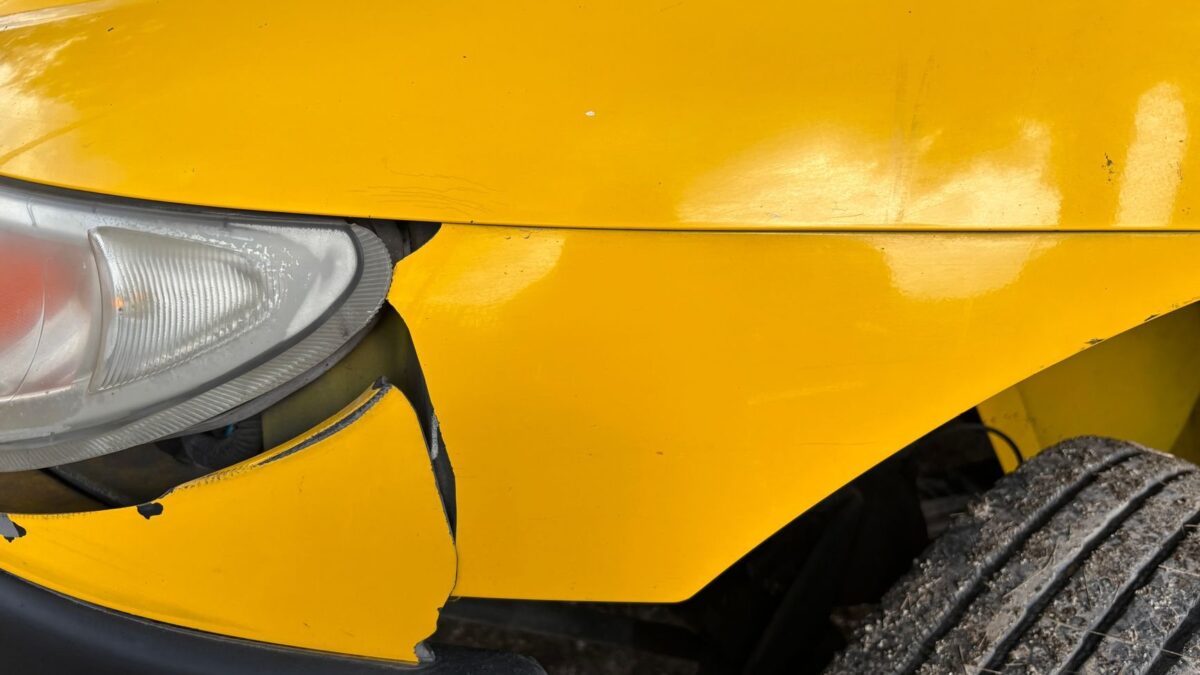 E-Auto mit Schaden: Restwert und Batterie richtig einschätzen